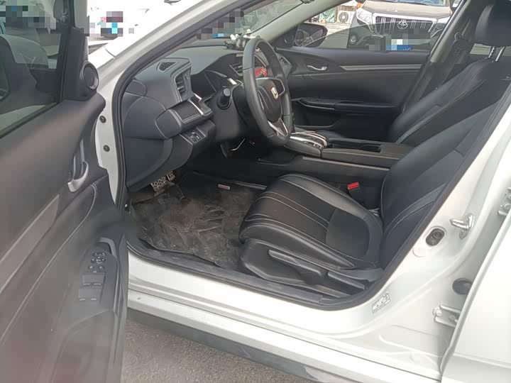 Фото 14 - Honda Civic