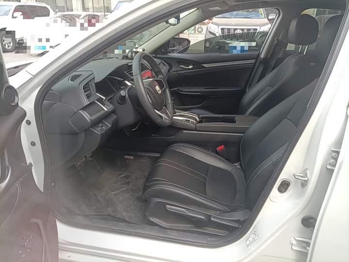 Фото 8 - Honda Civic