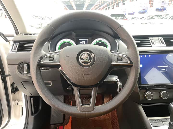 Фото 7 - Skoda Octavia Pro