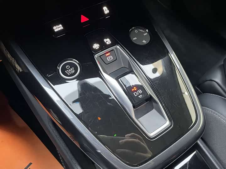 Фото 11 - Audi Q4 e-tron