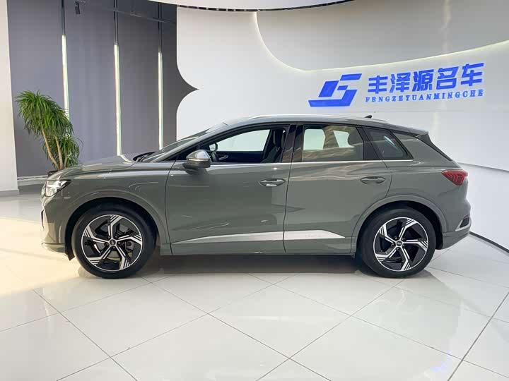 Фото 2 - Audi Q4 e-tron