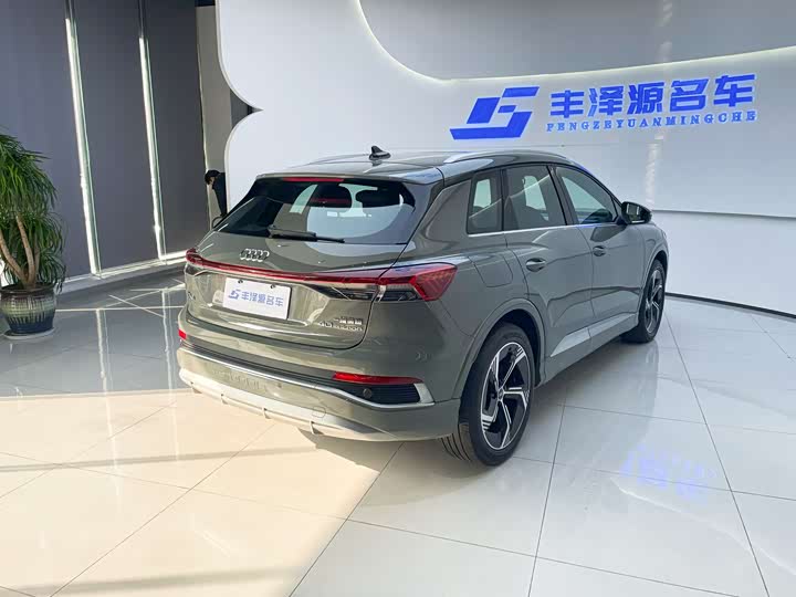 Фото 3 - Audi Q4 e-tron