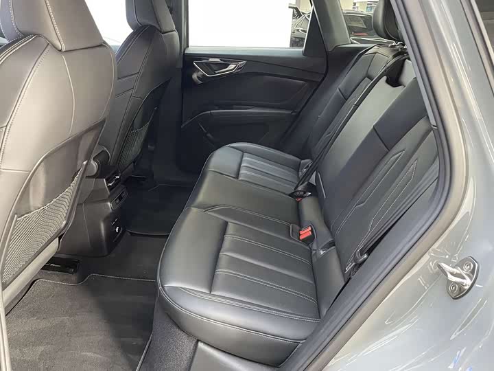 Фото 8 - Audi Q4 e-tron