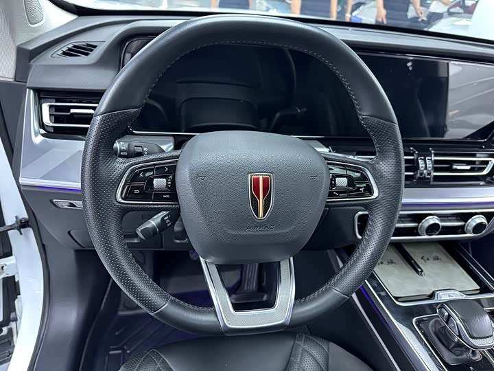 Фото 14 - Hongqi HS5