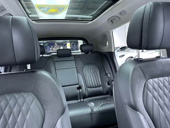 Фото 7 - Hongqi HS5