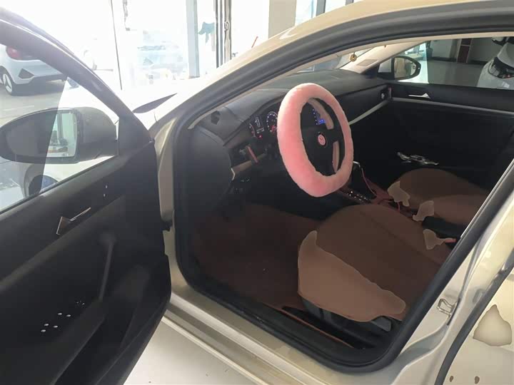 Фото 16 - Volkswagen Lavida