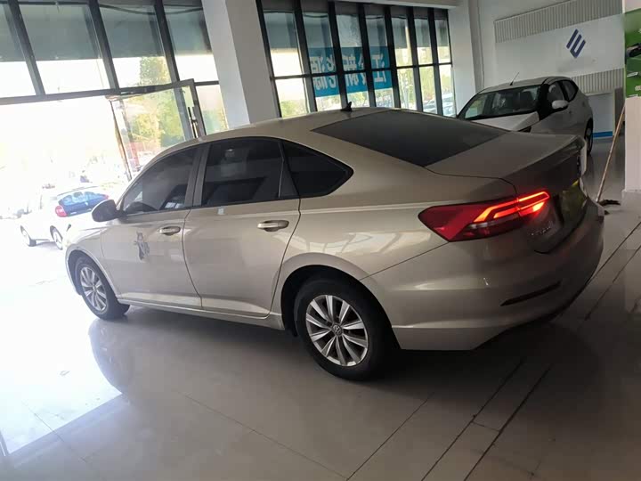 Фото 5 - Volkswagen Lavida