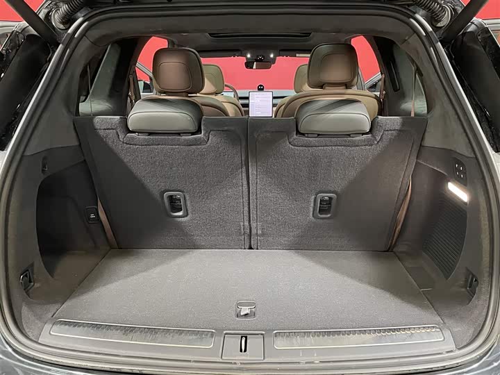 Фото 16 - Nio ES8