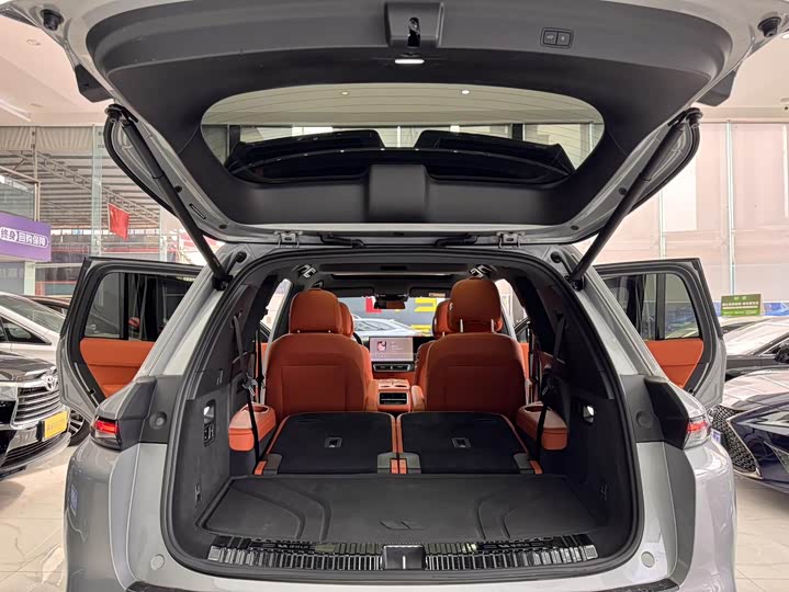 Фото 22 - LiXiang L8