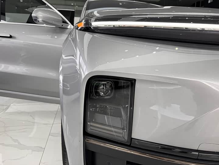 Фото 23 - LiXiang L8