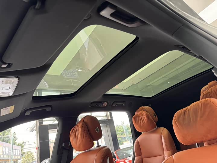 Фото 25 - LiXiang L8