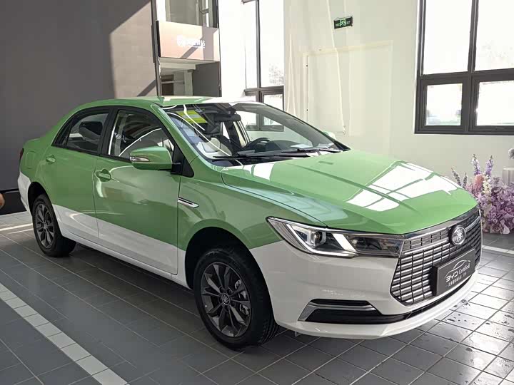 Фото 3 - BYD Qin EV