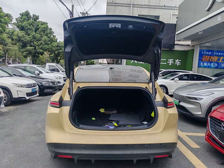 Фото 11 - Nio ET5