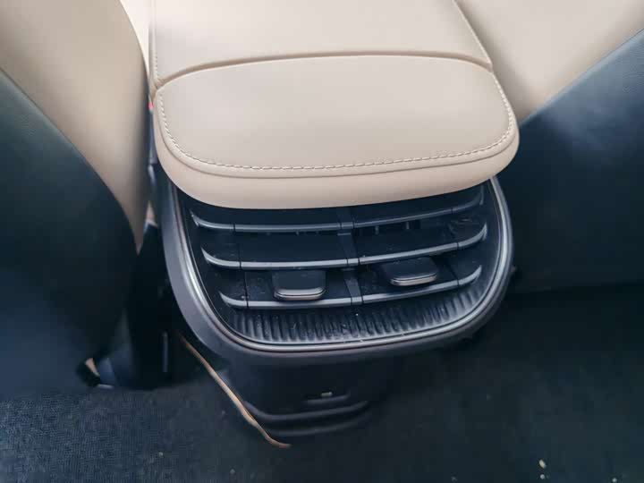 Фото 13 - Nio ET5