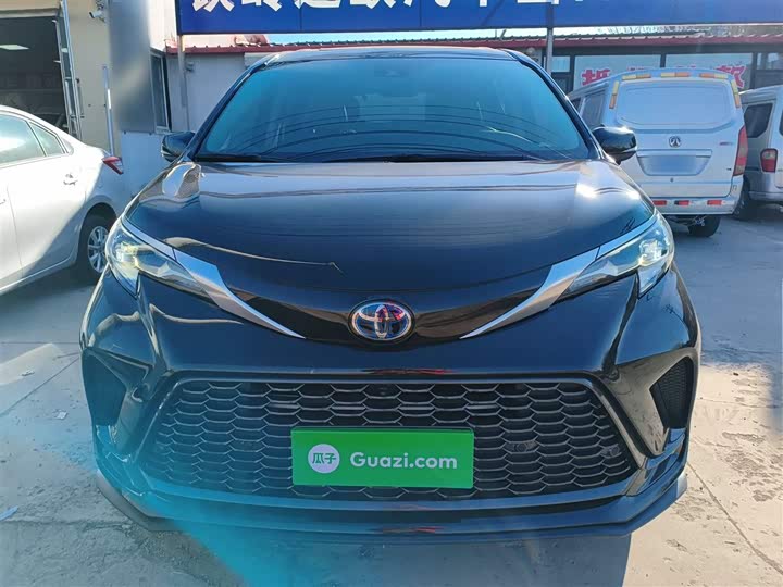 Фото 3 - Toyota Granvia