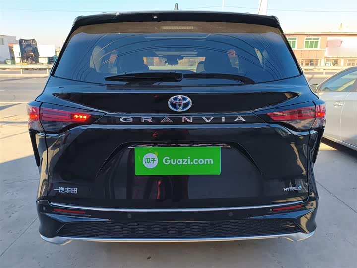 Фото 6 - Toyota Granvia