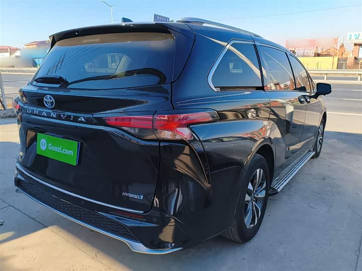 Фото 7 - Toyota Granvia