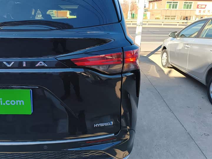 Фото 8 - Toyota Granvia