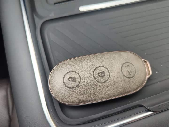 Фото 10 - LiXiang L8