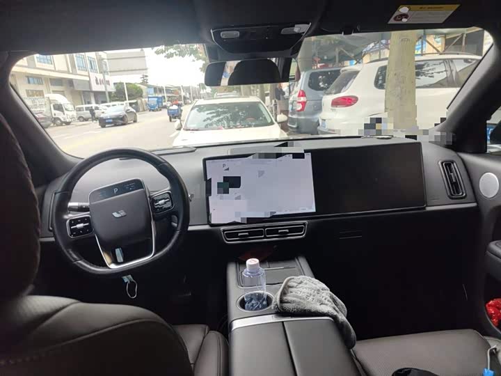 Фото 11 - LiXiang L8