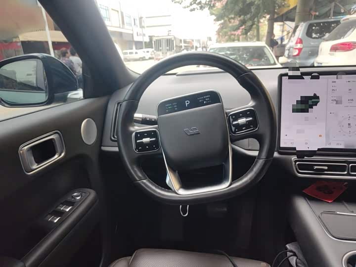 Фото 12 - LiXiang L8