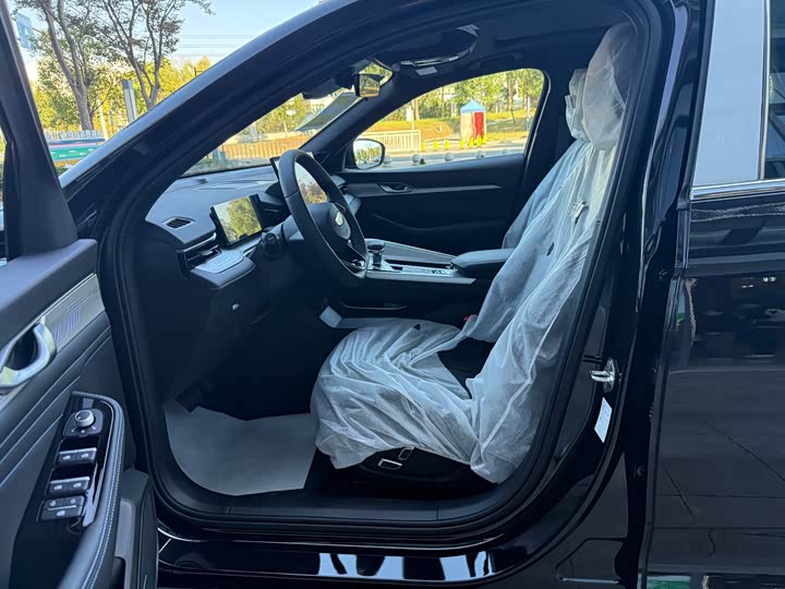 Photo 4 - Geely Preface