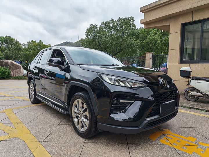 Фото 3 - Toyota Wildlander