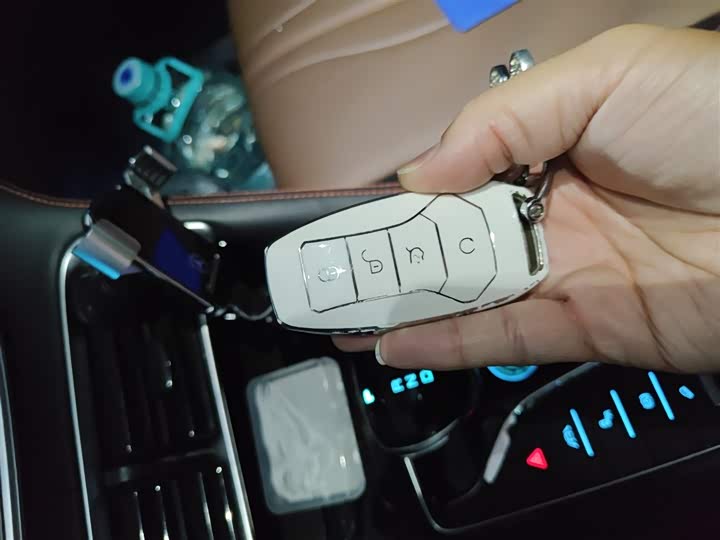 Фото 10 - BYD Song Plus