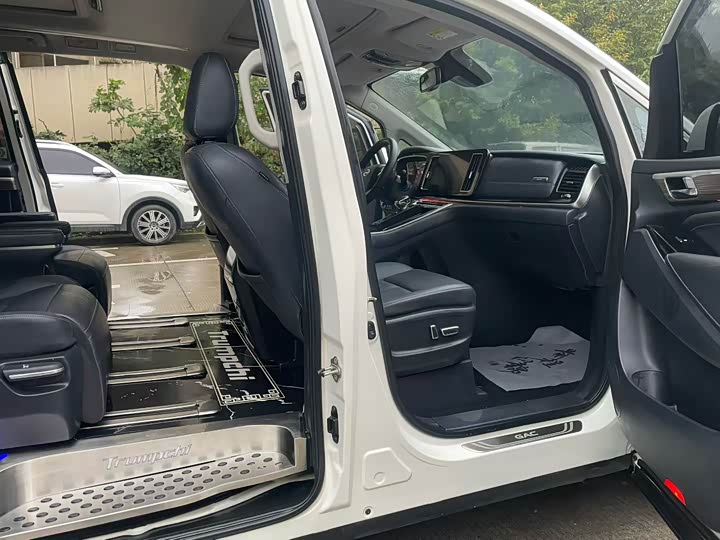 Фото 6 - GAC Trumpchi M8