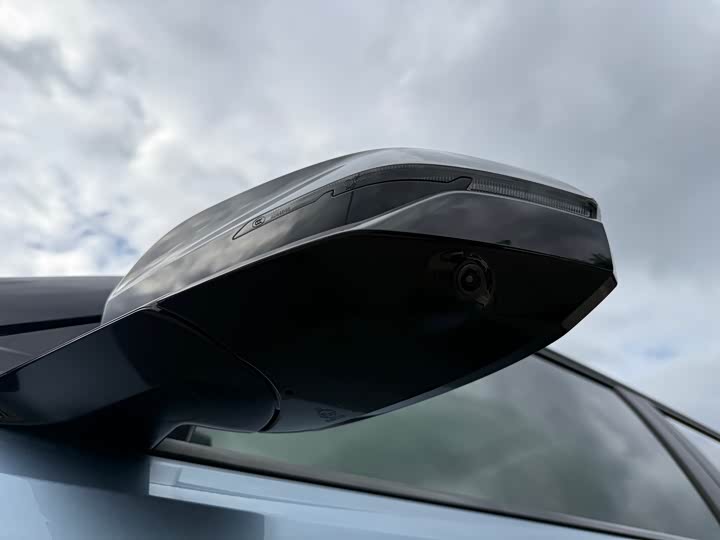 Фото 9 - Geely Atlas