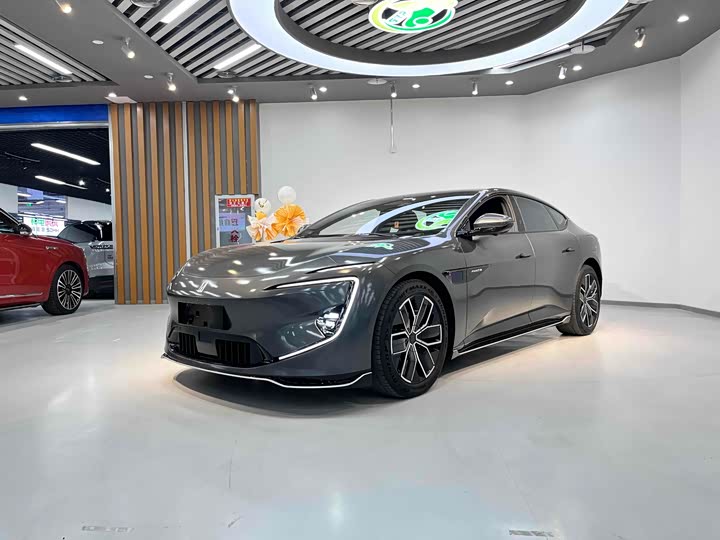 Фото 1 - Avatr 12