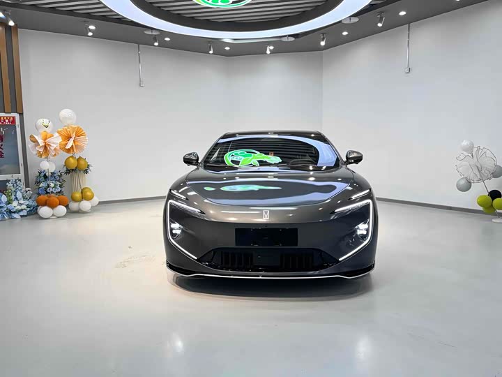 Фото 2 - Avatr 12