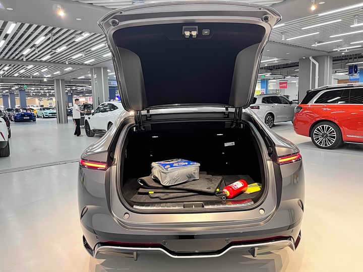 Фото 24 - Avatr 12