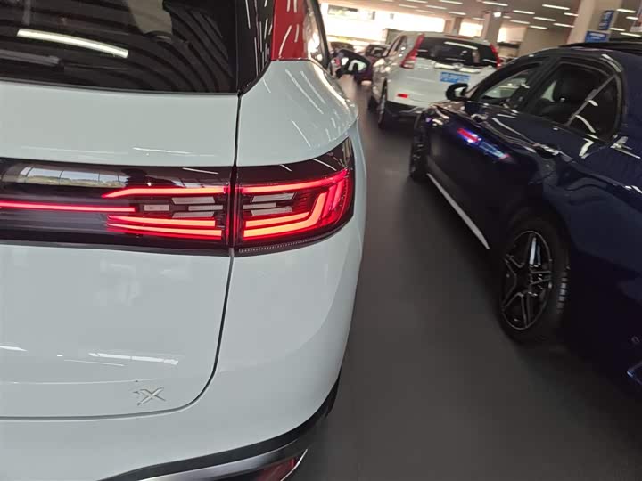 Фото 8 - Volkswagen ID.4 X