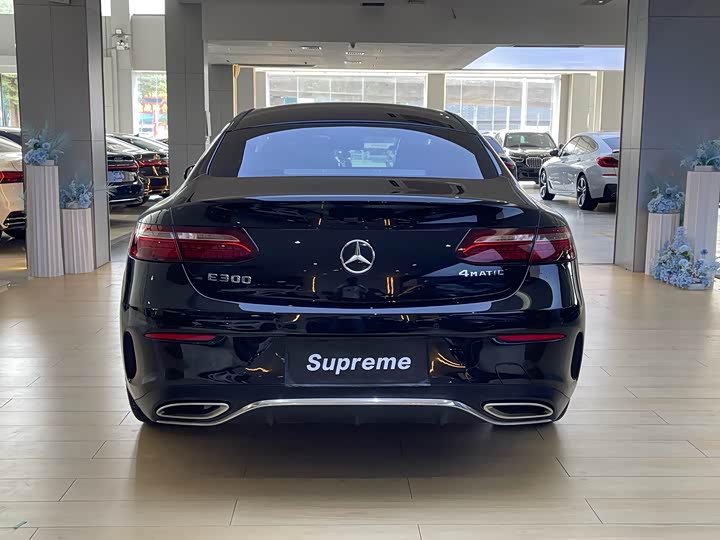 Фото 9 - Mercedes-Benz E-Class