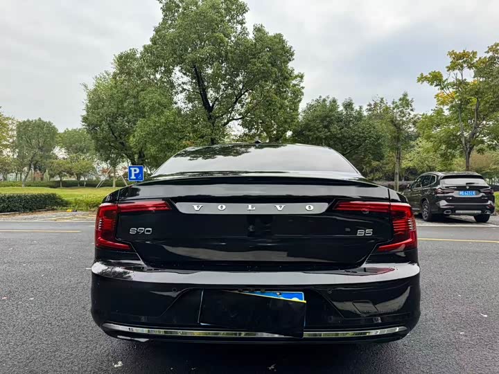 Фото 15 - Volvo S90