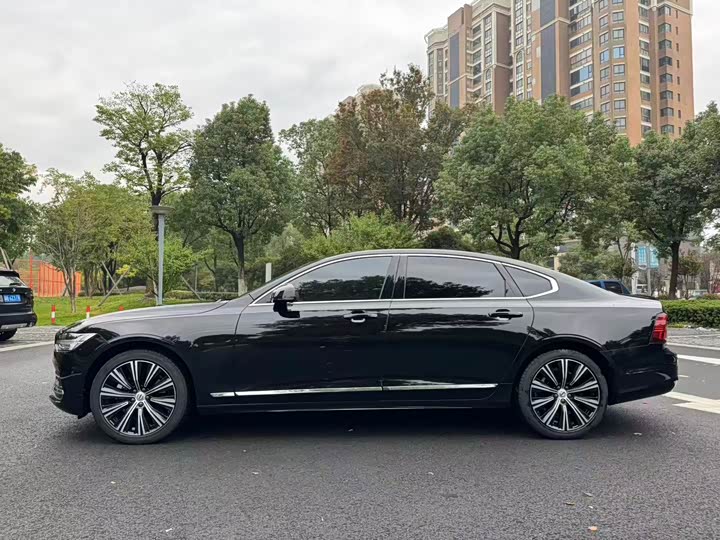 Фото 17 - Volvo S90