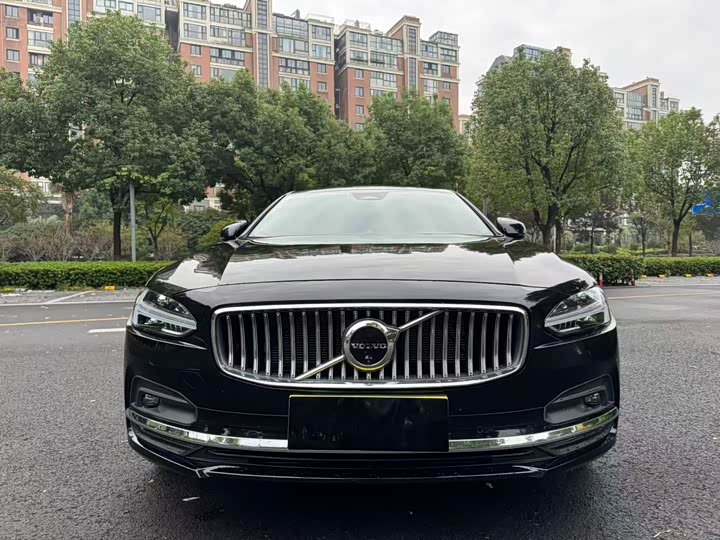 Фото 2 - Volvo S90