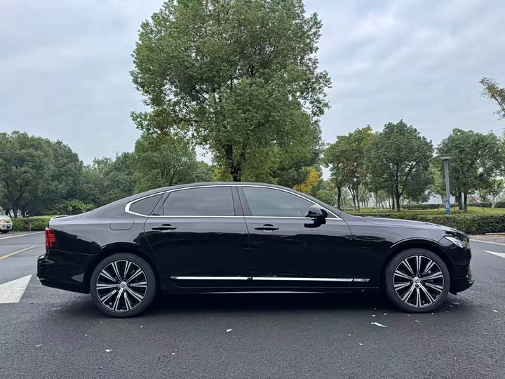 Фото 4 - Volvo S90