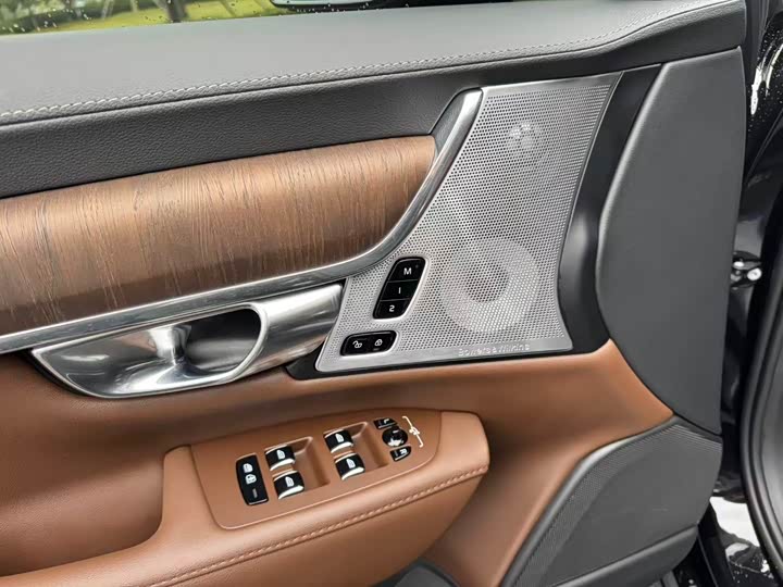 Фото 6 - Volvo S90