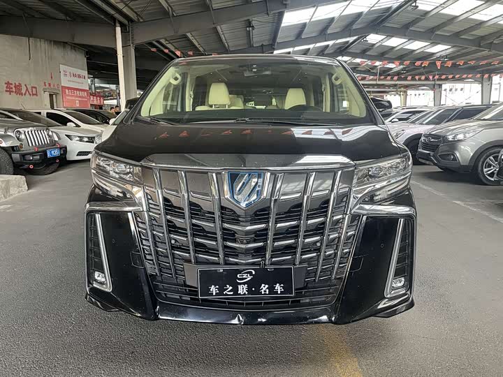 Фото 3 - Toyota Alphard