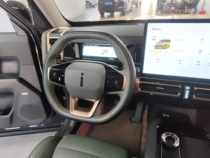 Фото 11 - Chery iCar 03