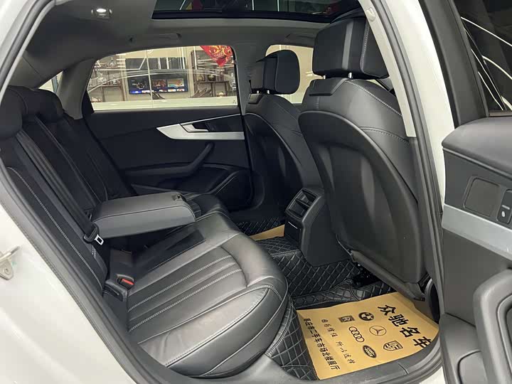 Фото 5 - Audi A4L