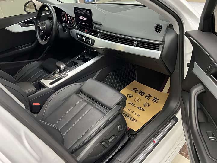 Фото 6 - Audi A4L