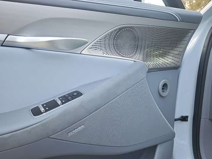 Фото 13 - Voyah Passion