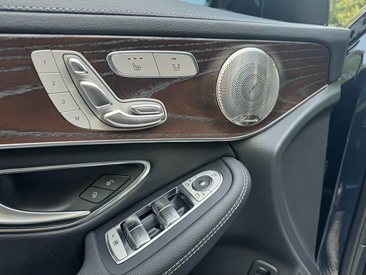 Фото 9 - Mercedes-Benz GLC-Class