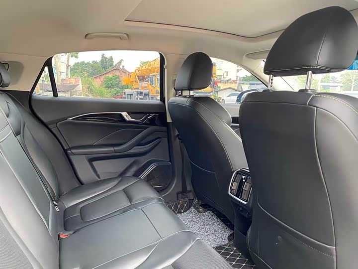 Фото 5 - Bestune B70