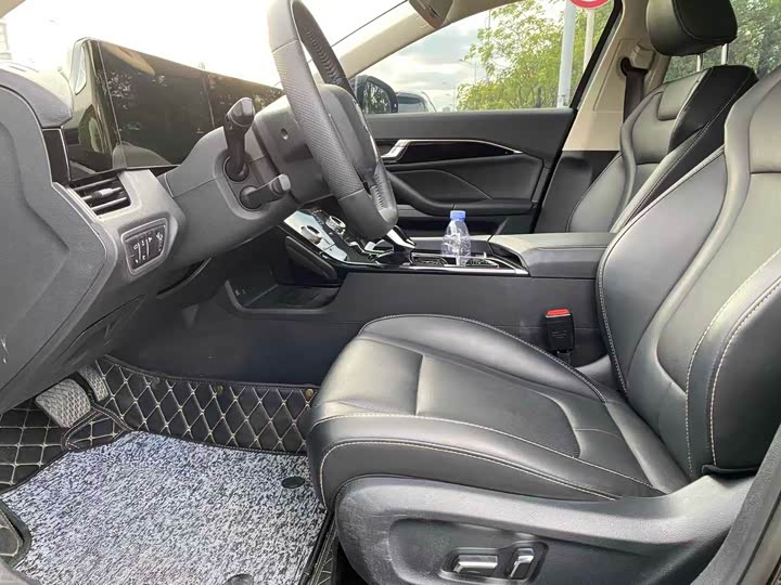 Фото 6 - Bestune B70