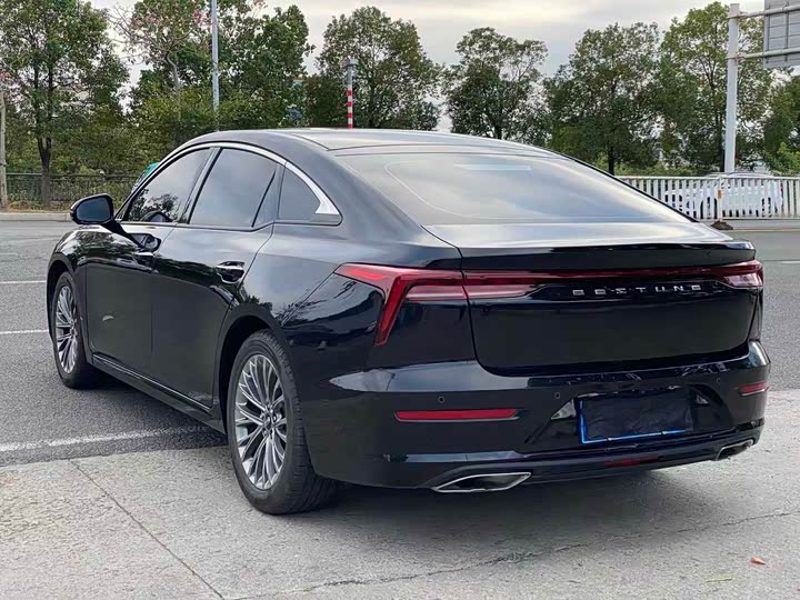 Фото 9 - Bestune B70