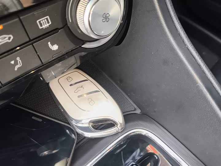 Фото 9 - MG Motor EZS